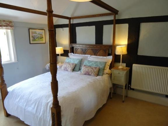 Moor Court Farm Villa Canon Frome Room photo